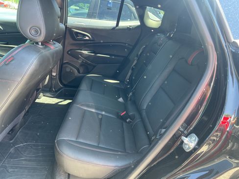 Used 2024 Chevrolet Trax RS w/ Sunroof Package FWD image 11