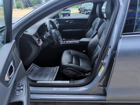 Used 2022 Volvo S60 B5 Momentum AWD/4WD image 12