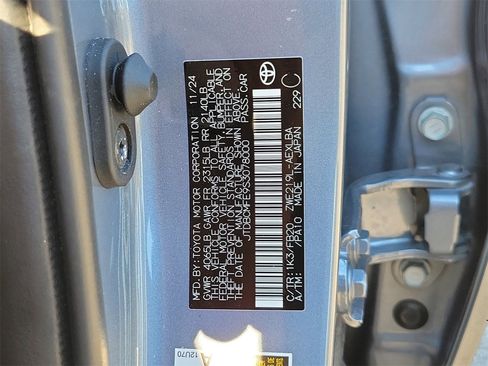 Used 2025 Toyota Corolla LE image 31