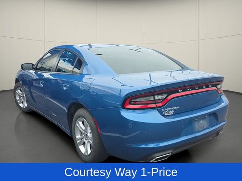 Used 2020 Dodge Charger SXT RWD image 4
