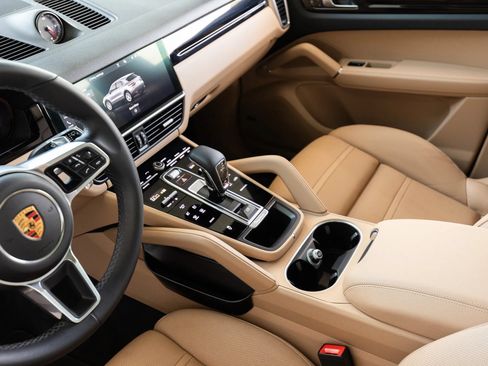 Used 2019 Porsche Cayenne AWD/4WD image 35