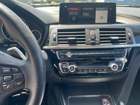 Used 2018 BMW 330i Sedan w/ Convenience Package RWD image 18
