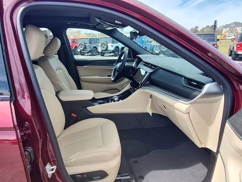 New 2026 Jeep Grand Cherokee Limited RWD image 30