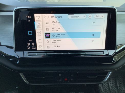 New 2026 Volkswagen Atlas Cross Sport SE image 17