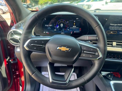 Used 2026 Chevrolet Equinox LT FWD image 19