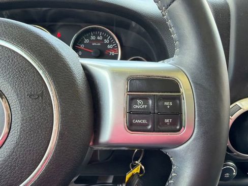 Used 2016 Jeep Wrangler Unlimited Rubicon AWD/4WD image 19