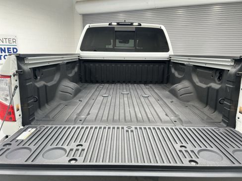Used 2023 Nissan Titan SV w/ SV Convenience Package AWD/4WD image 22