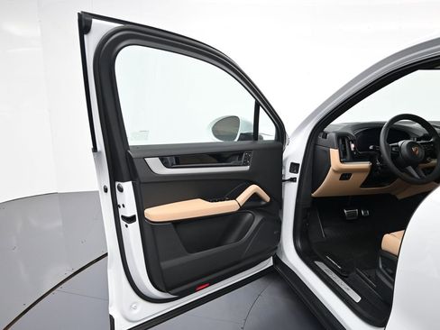 New 2026 Porsche Cayenne S image 16