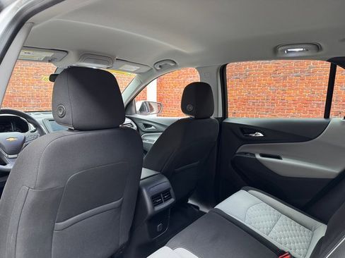 Used 2018 Chevrolet Equinox LT image 24