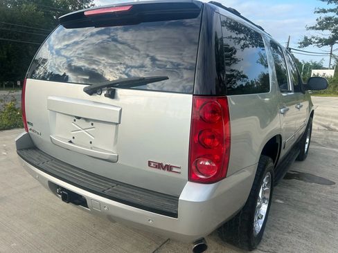 Used 2010 GMC Yukon SLT w/ SLT-2 Equipment Package image 9