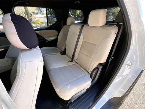 Used 2023 Chevrolet Traverse LS image 19