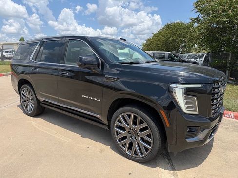 Used 2026 GMC Yukon Denali Ultimate w/ LPO, Floor Liner Package AWD/4WD image 1