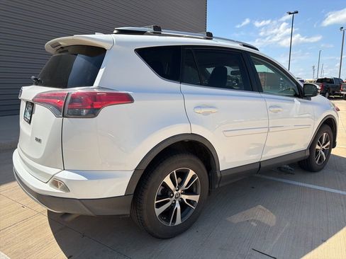 Used 2016 Toyota RAV4 XLE FWD image 3