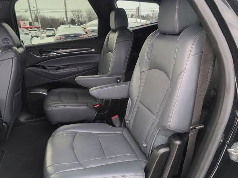 Used 2023 Buick Enclave Essence image 36