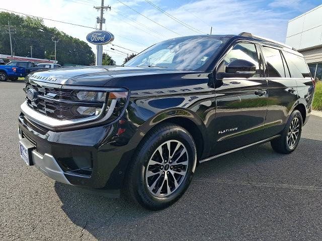 Certified 2025 Ford Expedition Platinum AWD/4WD image 3