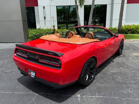 Used 2015 Dodge Challenger SRT Hellcat image 26