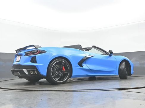Used 2022 Chevrolet Corvette Stingray Premium Conv w/ Z51 Performance Package RWD image 31