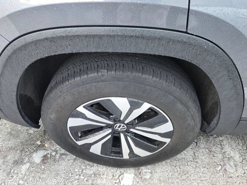 Used 2024 Volkswagen Atlas Cross Sport SE FWD image 6