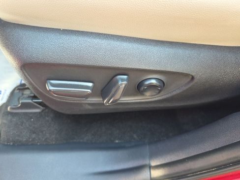 Used 2025 Toyota Grand Highlander FWD image 16