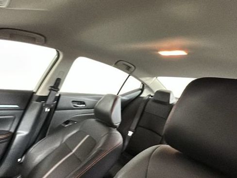 Used 2024 Nissan Altima 2.5 SR FWD image 13