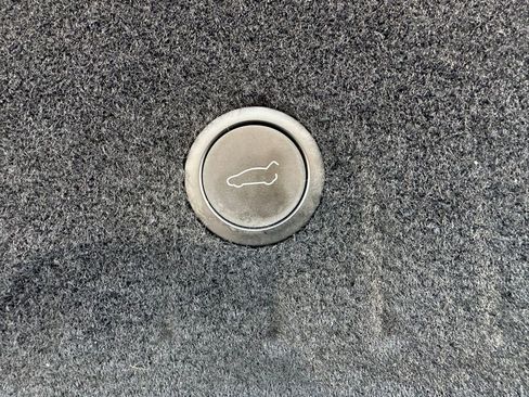 Used 2021 Tesla Model S Plaid image 31