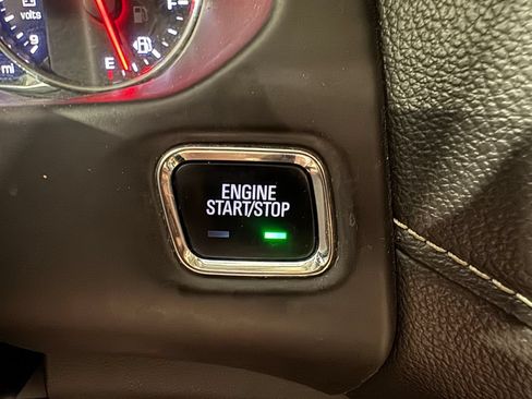 Used 2017 GMC Acadia Denali w/ Technology Package AWD/4WD image 39