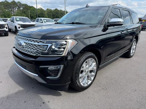 Used 2018 Ford Expedition Platinum RWD image 2