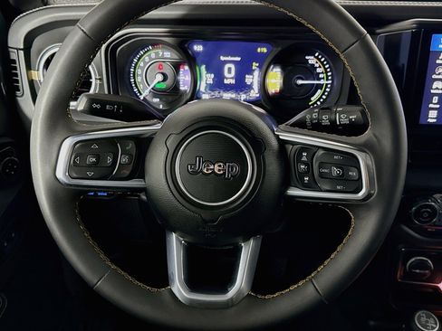 Used 2024 Jeep Wrangler Unlimited Sahara AWD/4WD image 25