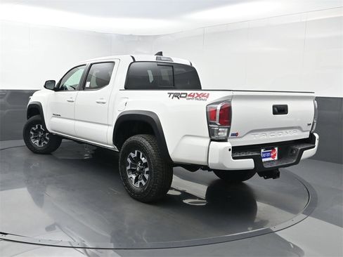 Used 2022 Toyota Tacoma TRD Off-Road image 5
