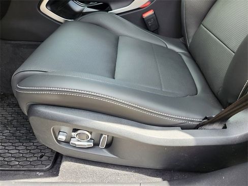 Used 2026 Jaguar F-PACE R-Dynamic S image 18