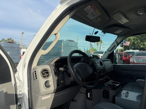 Used 2013 Ford E-350 and Econoline 350 Super Duty w/ PWR Group RWD image 9