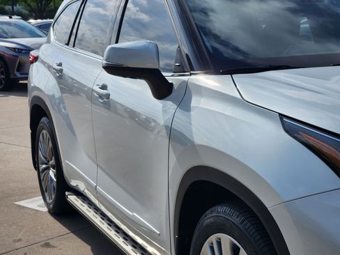 Used 2022 Toyota Highlander Platinum image 8
