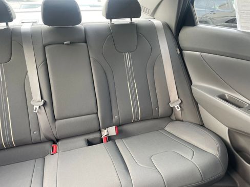 Used 2025 Hyundai Elantra SEL image 36