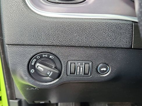 Used 2019 Dodge Charger SXT w/ Blacktop Package image 14