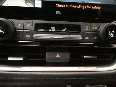 Used 2025 Toyota Grand Highlander AWD image 13