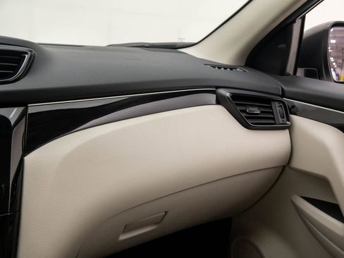 Used 2018 Nissan Rogue Sport SL image 26