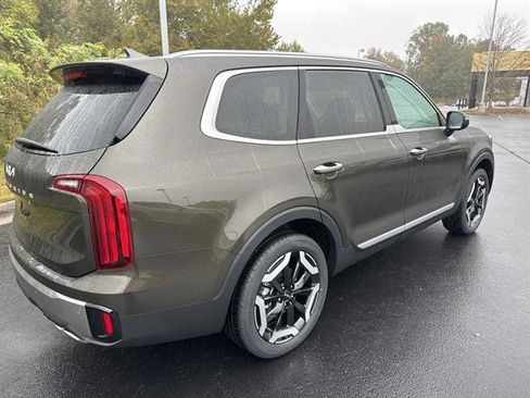 New 2025 Kia Telluride S image 4
