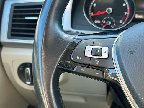 Used 2019 Volkswagen Atlas SE w/ Towing Package image 10