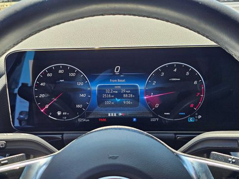 Used 2025 Mercedes-Benz GLA 250 image 23