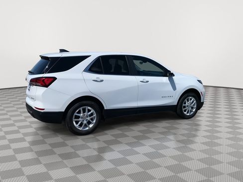 Used 2024 Chevrolet Equinox LT AWD/4WD image 7