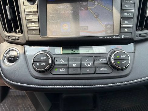 Used 2018 Toyota RAV4 XLE AWD/4WD image 25
