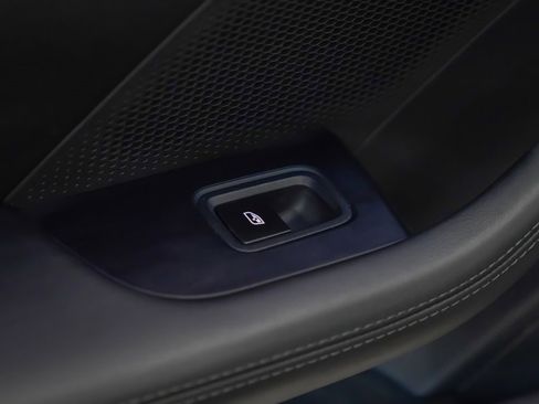 Certified 2023 Porsche Taycan 4S image 17