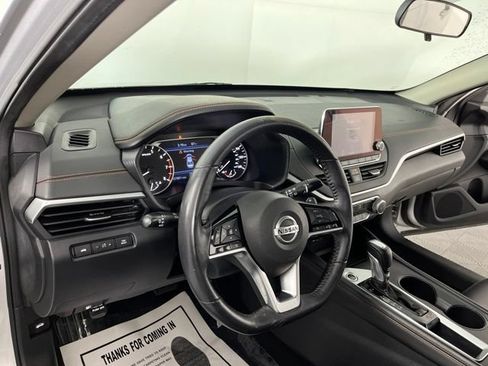 Used 2019 Nissan Altima 2.5 SR FWD image 19