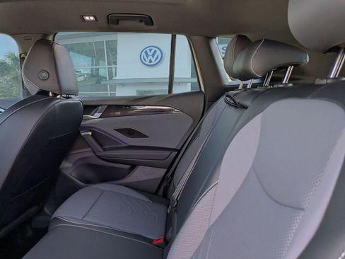 New 2026 Volkswagen Tiguan SE R-Line AWD/4WD image 14