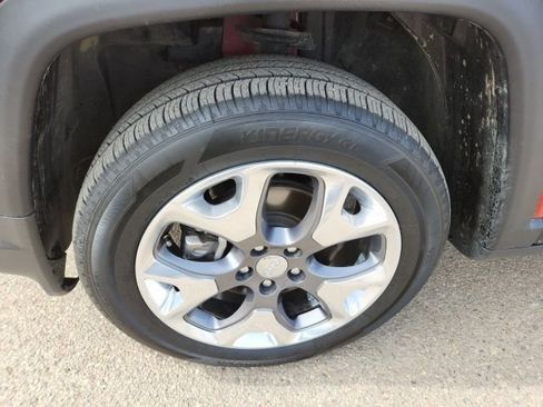 Used 2019 Jeep Compass Limited image 40