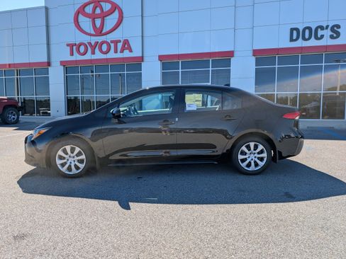 New 2026 Toyota Corolla LE image 2