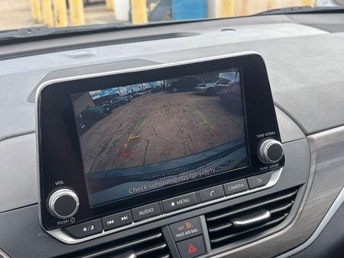 Used 2025 Nissan Altima 2.5 SV image 23