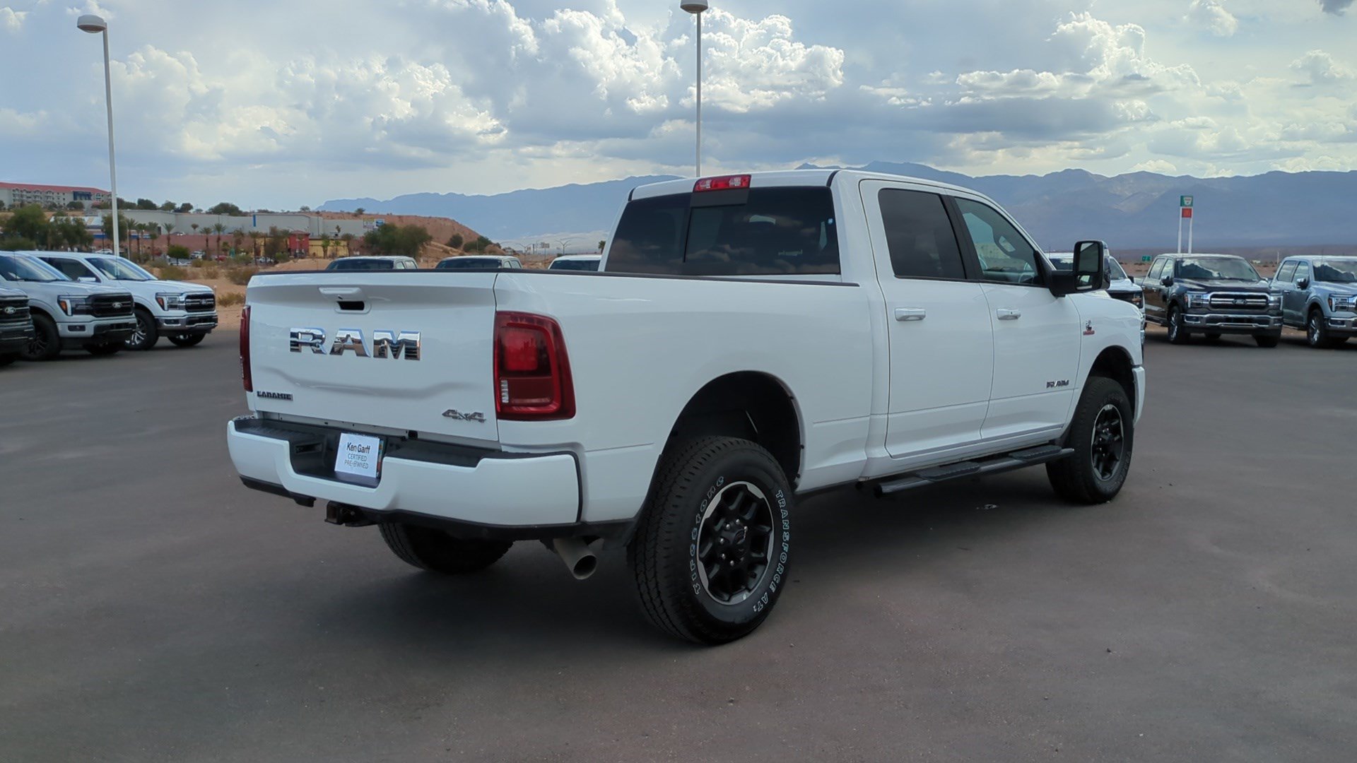 Used 2025 RAM 2500 Laramie AWD/4WD image 3