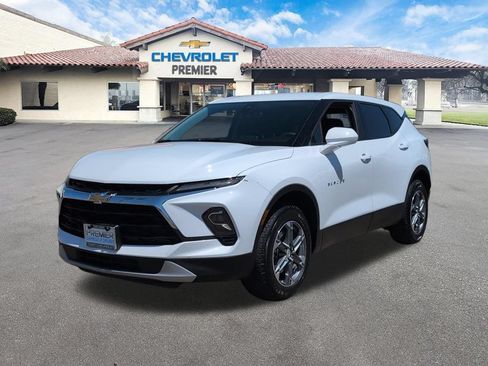 Used 2025 Chevrolet Blazer LT FWD image 4