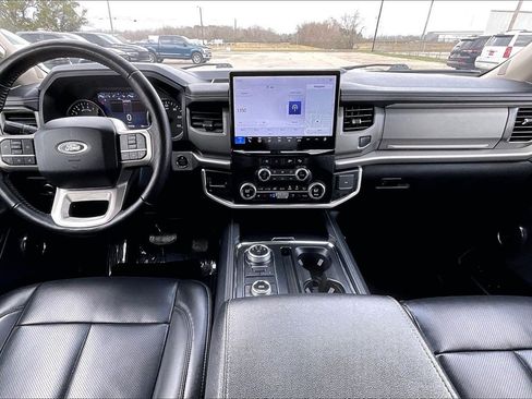 Certified 2024 Ford Expedition XLT image 7